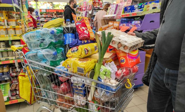 VAT na jedzenie w dół. Polska Izba Handlu ostrzega jednak, że niektórzy klienci mogą się niemiło zaskoczyć 