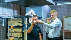 Zamiast manetką pracowali... płucami. Żużlowcy Wilków zamienili się w hutników