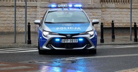 Będzie skandal. Już wiadomo, kto dachował w centrum Warszawy