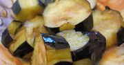 Gotowany bakłażan z dodatkiem soli, odsączony