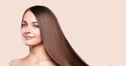 Blask, o jakim marzysz. Odkryj sekret lśniących włosów z efektem tafli