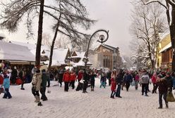Rezerwują całymi rodzinami. Zabierają nawet "90-letnie prababcie"