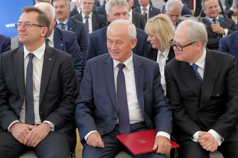 Na zdjęciu prezes Enei Mirosław Kowalik, minister energii Krzysztof Tchórzewski i prezes Energi Arkadiusz Siwko.