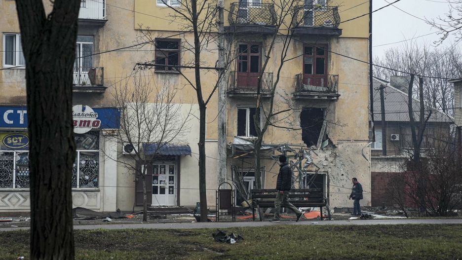 Ukraińcy bronią swoich posesji [zdj. ilustracyjne] (AP Photo/Evgeniy Maloletka)
