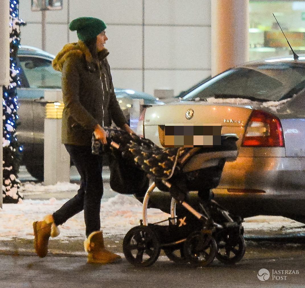 Paulina Krupińska z córeczką Antosią