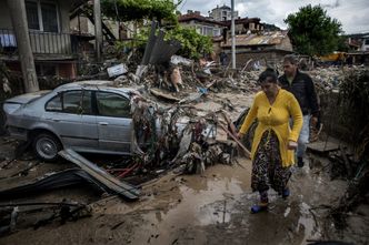 Lawina błotna uwięziła ponad 500 turystów w Nepalu