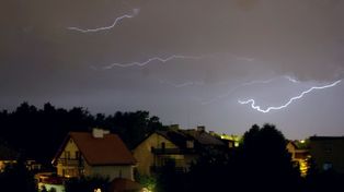 Burze i ryzyko podtopień. Zakończenie długiego weekendu przyniosło załamanie pogody