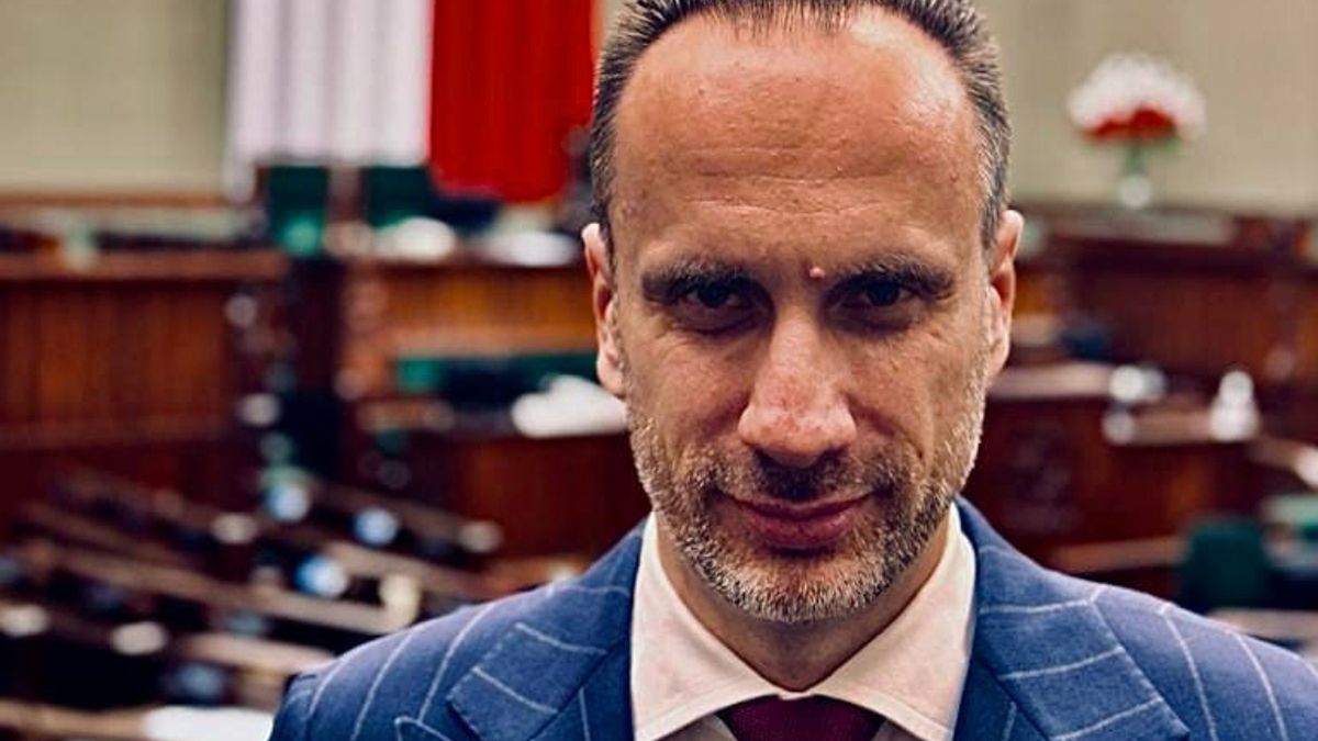 Janusz Kowalski w wywiadzie z "OrientujSię" chwali Szymona Hołownię