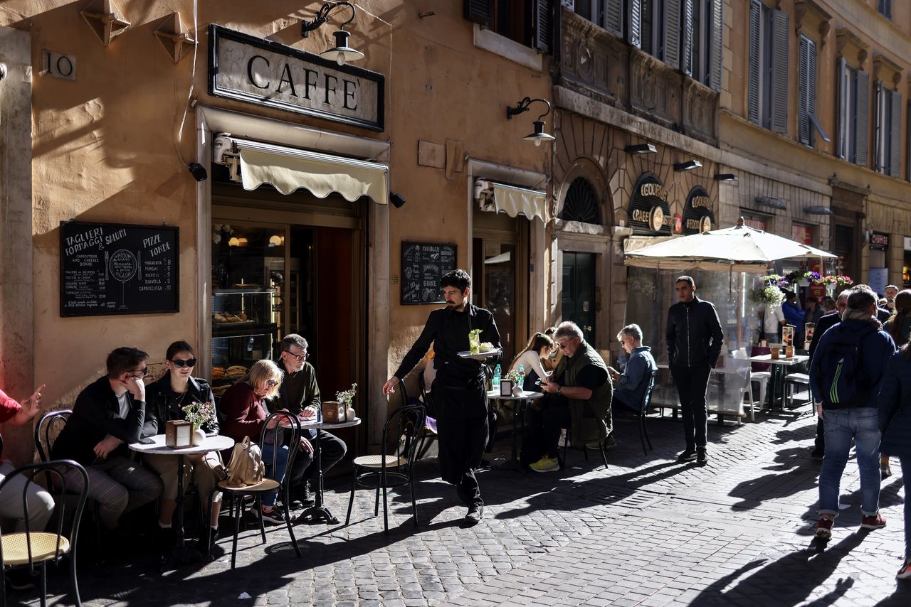 Italian bistro's unique offer in the face of staffing crisis