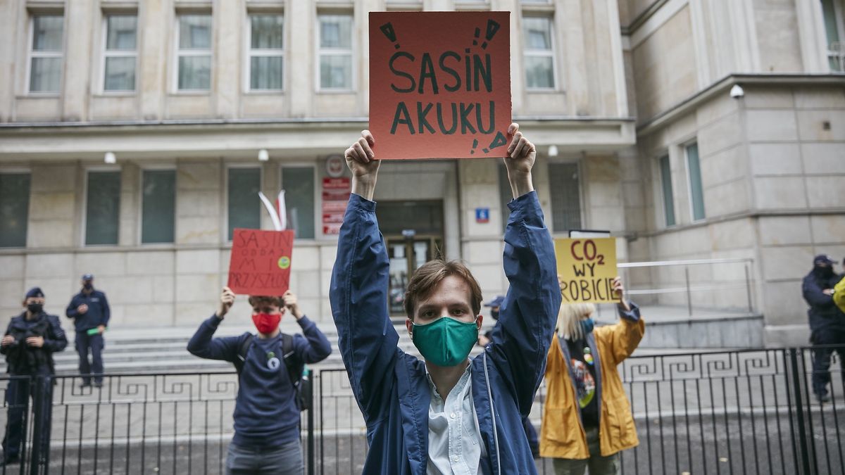 Protest pod Ministerstwem Aktywów Państwowych.