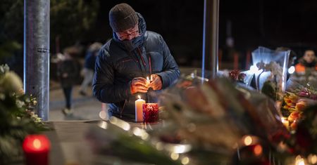 Dramat rodzin po pożarze. Bez przerwy szukają bliskich. "Straszny moment"
