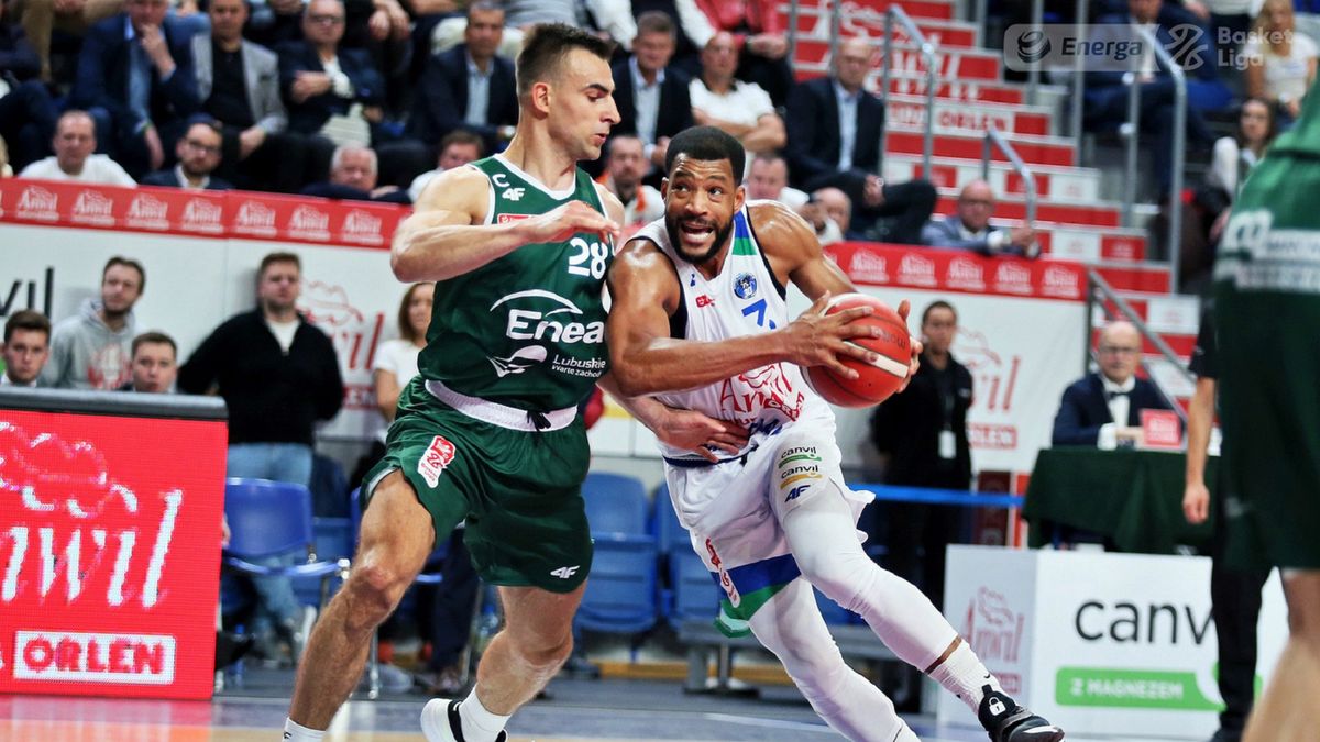 Materiały prasowe / Andrzej Romański / Energa Basket Liga / Na zdjęciu: Żołnierewicz i Bostic