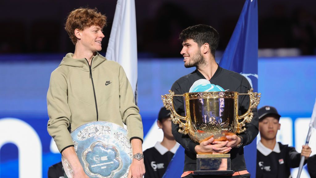 Getty Images / Lintao Zhang / Na zdjęciu od lewej: Jannik Sinner i Carlos Alcaraz