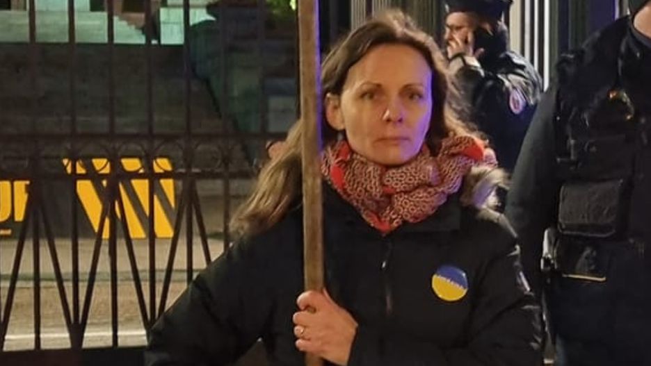 Alina Łęska bierze udział w antyputinowskich demonstracjach w Warszawie
