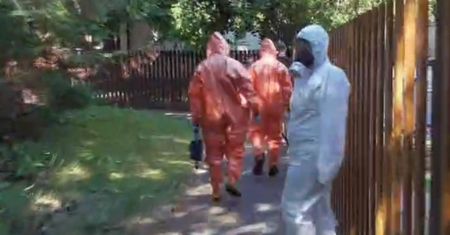 Strażacy w skafandrach. Pilna akcja w Warszawie