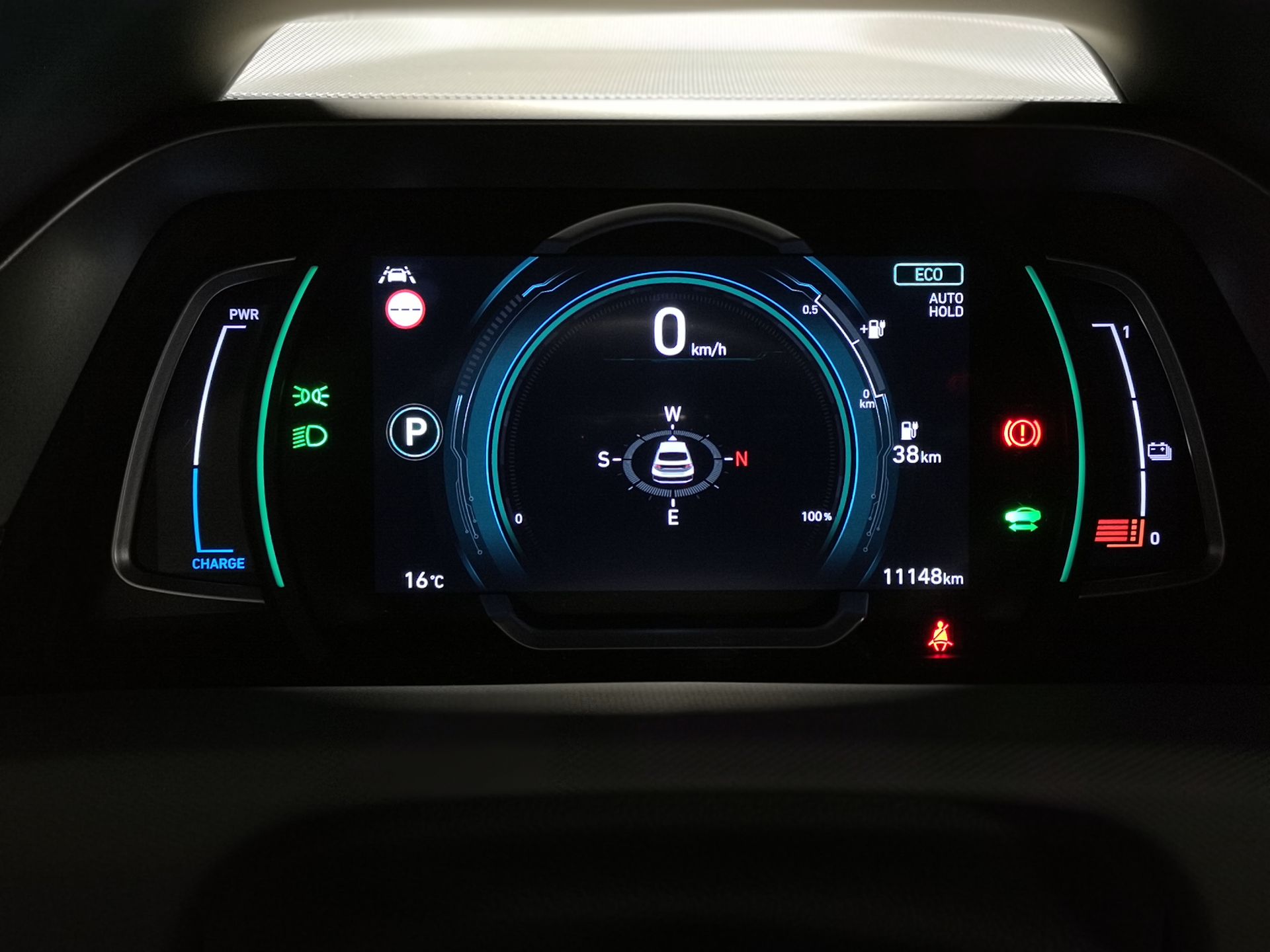 Hyundai Ioniq Electric: System zarządzania energią i audio Infinity 15