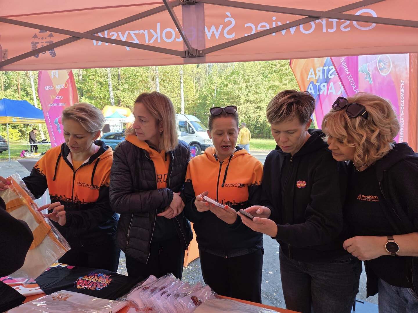 Partnerzy OstrejKarty pobiegli razem. Sport połączył lokalnych przedsiębiorców