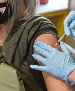 Rejestracja na szczepienie COVID-19. Wystartowały zapisy dla kolejnych roczników