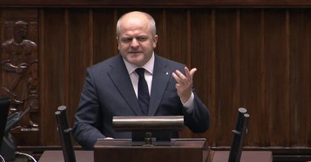 “To nie jest tylko wojna Putina. Miejsce Rosjan jest w Rosji”. Kowal o wizach dla obywateli Rosji