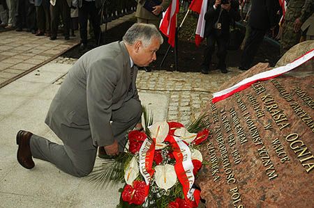Prezydent odsÅ‚oniÅ‚ pomnik "Ognia" w Zakopanem