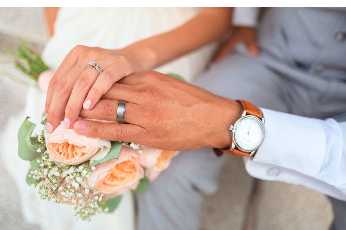 W jakim wieku brać ślub, żeby związek przetrwał? Terapeutka podała widełki