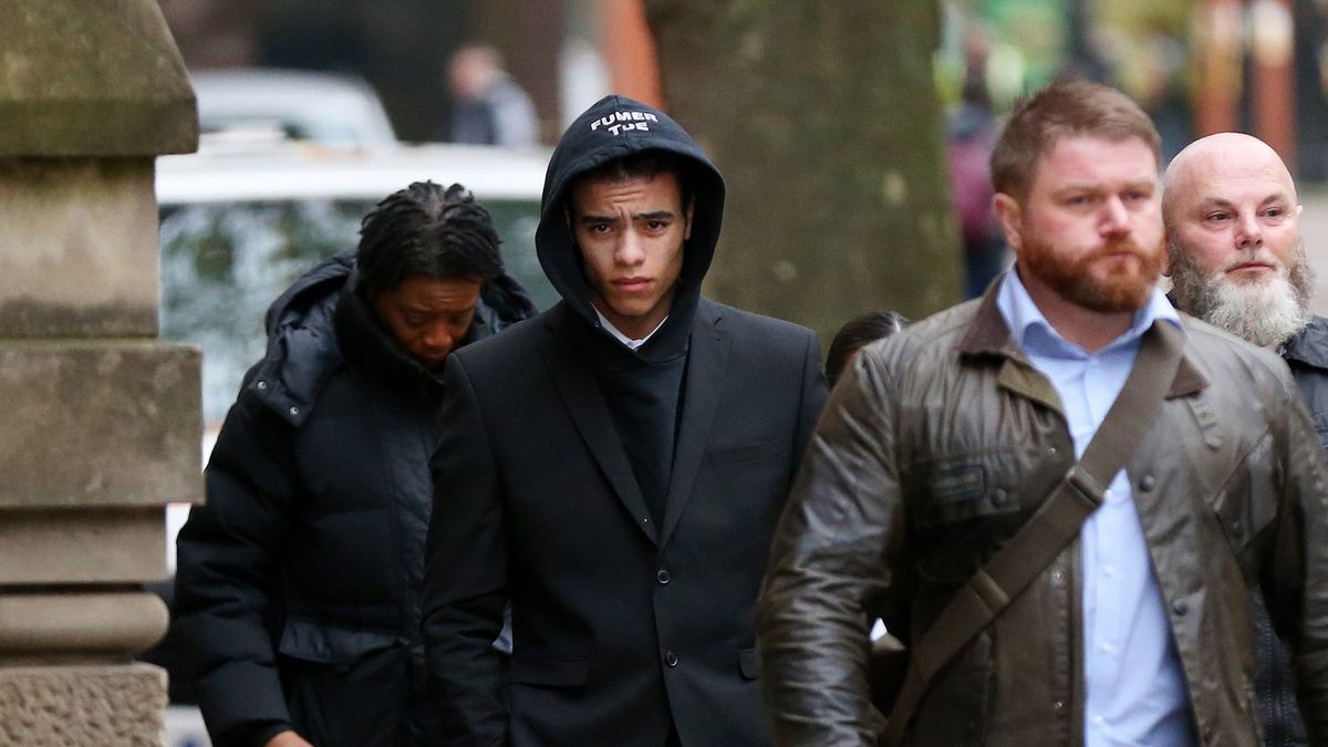 Zdjęcie okładkowe artykułu: Getty Images / Cameron Smith / Na zdjęciu: Mason Greenwood (w kapturze).