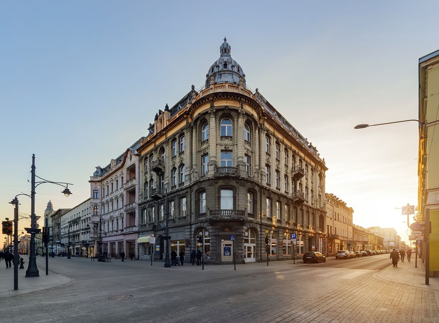 Pogoda w Łodzi. Prognoza na wtorek, 20 maja 2025. Wiosenny dzień z pogodnym niebem