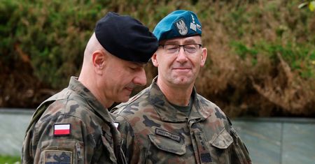 Generałowie nagle odchodzą. Mamy nieoficjalne doniesienia z Pałacu