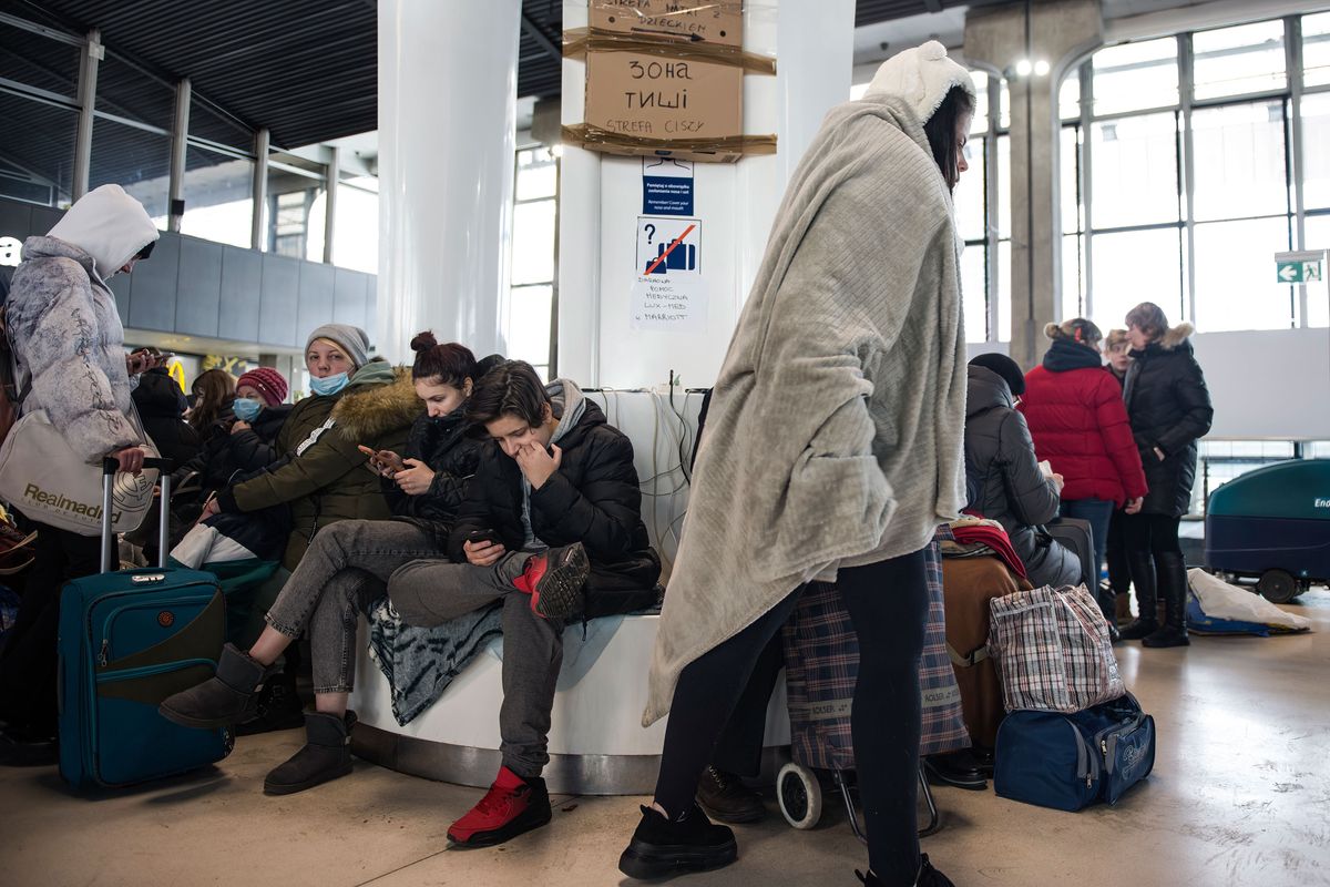 WARSAW, MAZOWIECKIE, POLAND - 2022/03/08: Ukrainian refugees seen resting at the Central Train Station in Warsaw.
Thousands of Ukrainian refugees occupy the Central Train Station (Dworzec Centralny) in Warsaw. Asylum seekers are also waiting to be transferred to temporary shelters, waiting for trains to further destinations, many people simply don't know where they should go. (Photo by Attila Husejnow/SOPA Images/LightRocket via Getty Images)