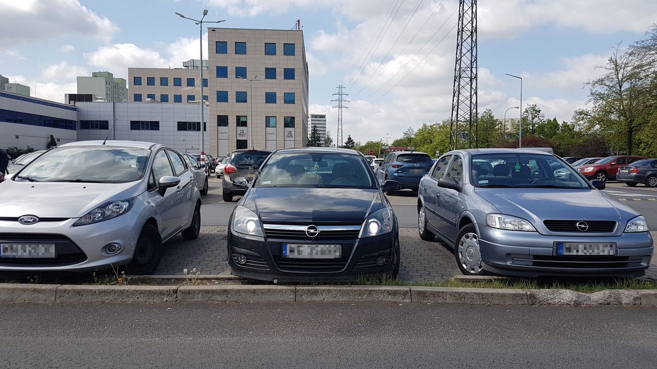 Na parkingach przy marketach bez zmian.