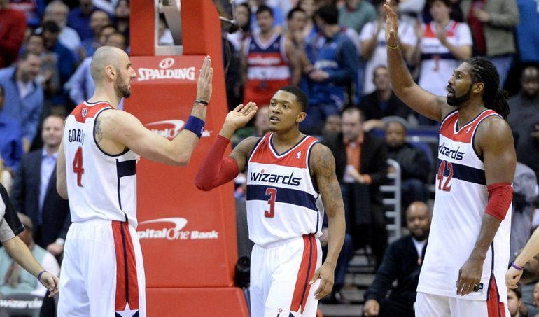 Nene (po prawej) będzie czołowym podkoszowym turnieju w Hiszpanii?