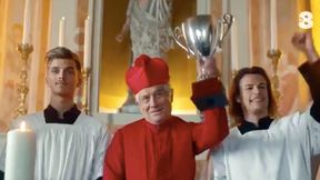 Kontrowersyjna reklama we włoskiej telewizji. Zawodnicy jako księża i ministranci (wideo)