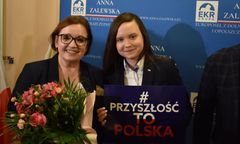 Krytykowała opozycję, wychwalała PiS. Ma 18 lat, dostała posadę w urzędzie