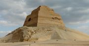 Największy budowniczy piramid w dziejach starożytnego Egiptu. Nawet faraon Cheops nie mógł się z nim równać