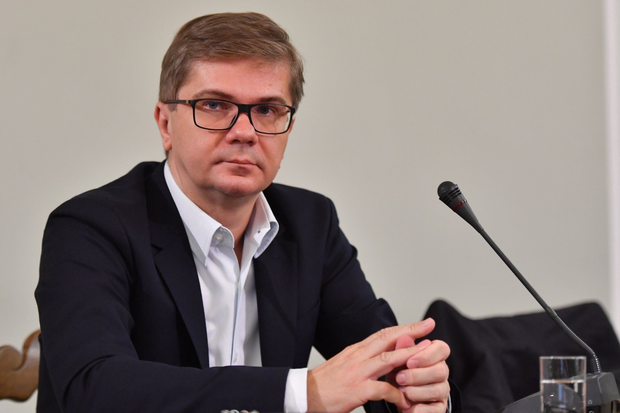 "Nic się nie stało". Sylwester Latkowski pokazał dokument o pedofilii . "Opowieść o bezsilności" 