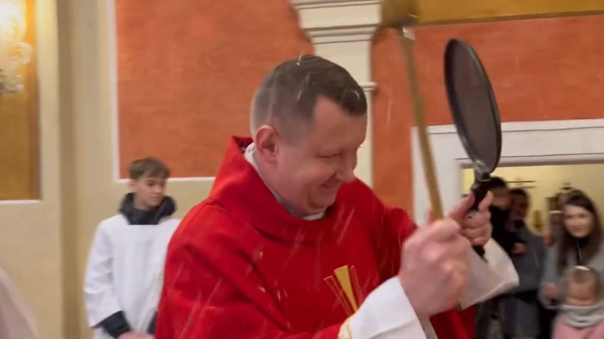 Ksiądz obrzucony owsem w Goraju