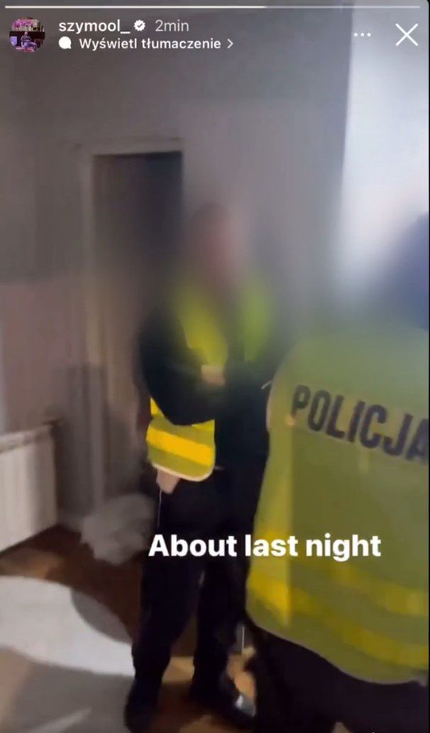 Interwencja policji w mieszkaniu Szymona Bessera