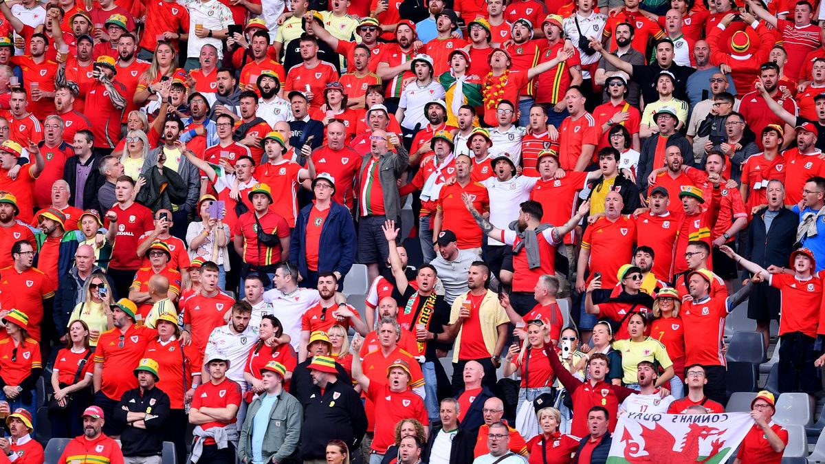 Getty Images / Franco Arland - UEFA / Na zdjęciu: kibice reprezentacji Walii