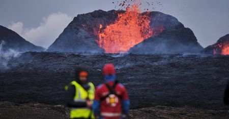 Erupcja wulkanu na Islandii. Do sieci trafiły nagrania