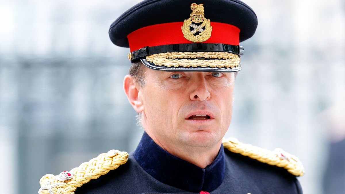 Gen. Roland Walker ostrzega