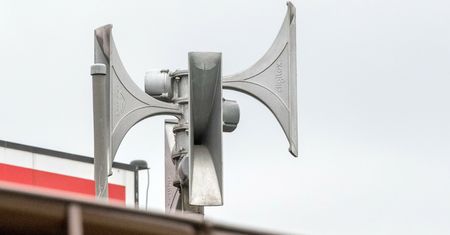 Uwaga. Syreny będą wyć 60 sekund