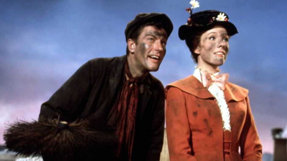 Julie Andrewsand i Dick Van Dyke w filmie "Mary Poppins"