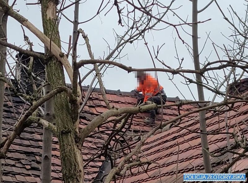 46-latek chował się przed policją