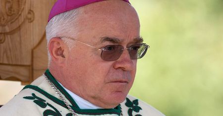 "To był człowiek SEKSUALNIE CHORY! Nagrywał onanizujących się chłopców!"