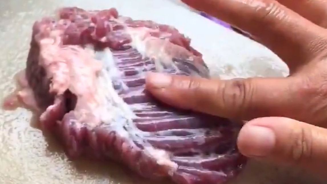 Kawałek mięsa nagle zaczął się ruszać