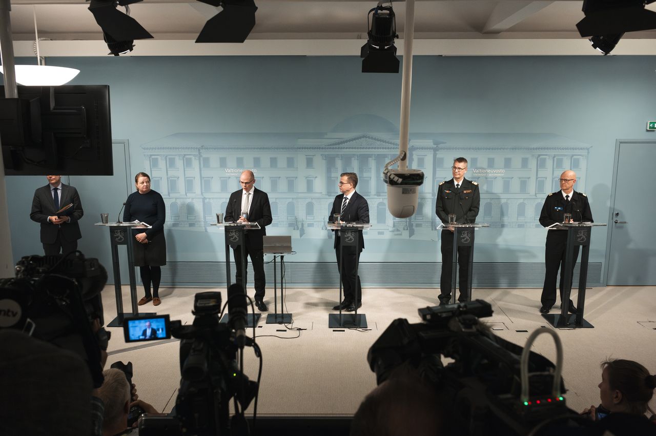 The press briefing was held by Finnish Prime Minister Petteri Orpo along with several authorities to address the discovered damages in the Baltic Connector natural gas pipeline and a telecommunication cable between Finland and Estonia.