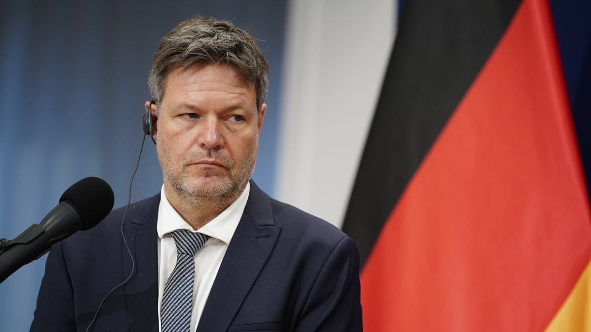 Vice-Chancellor of Germany Robert Habeck during a press conference with Polish Deputy Prime Minister Jacek Sasin in Warsaw, Poland, on 11 February 2022.  (Photo by Mateusz Wlodarczyk/NurPhoto via Getty Images)