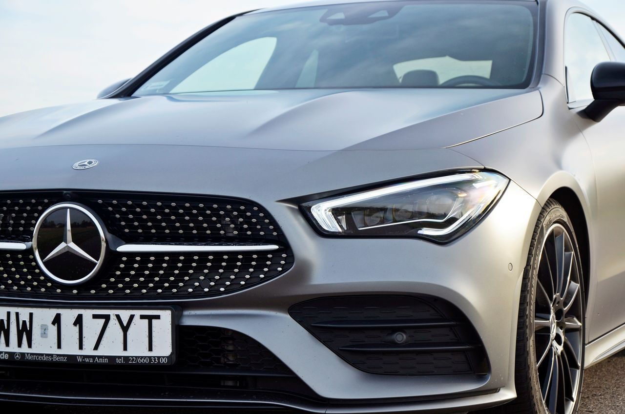 Matowy lakier w aucie – jak zadbać o niego zimą?