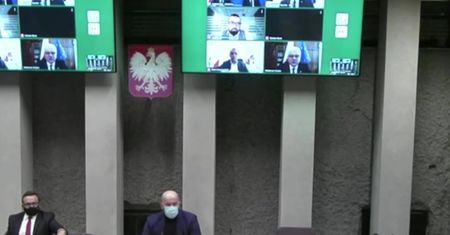 Wiceminister zdrowia nie wyklucza ponownego zaostrzania restrykcji pandemicznych
