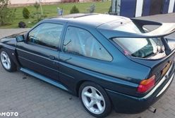 Ford Escort o potężnej mocy wystawiony na sprzedaż w Polsce